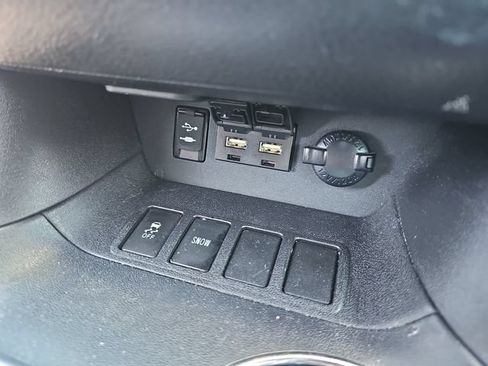 Used 2019 Toyota Highlander LE FWD image 21