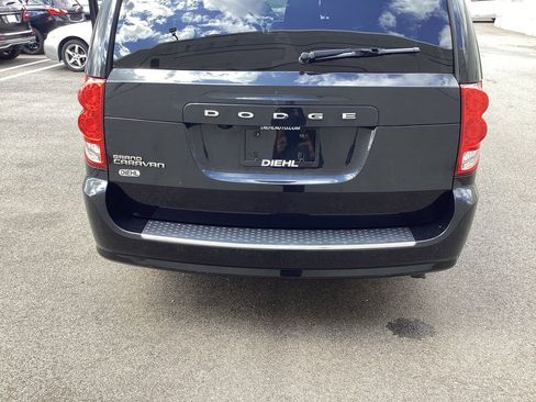 Used 2019 Dodge Grand Caravan SE w/ UConnect Hands-Free Group image 21