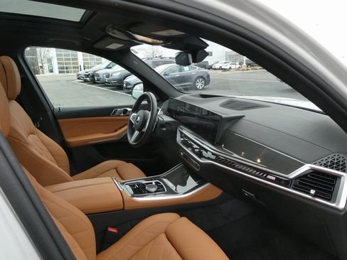 Used 2026 BMW X5 M60i image 56