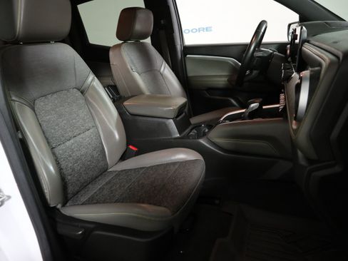 Used 2024 Chevrolet Colorado ZR2 w/ Safety Package AWD/4WD image 48