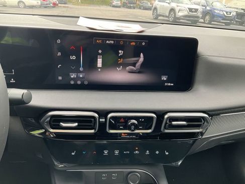 New 2026 Nissan Sentra SV w/ SV Convenience Package FWD image 16