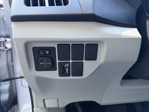 Used 2014 Toyota Prius Three image 14