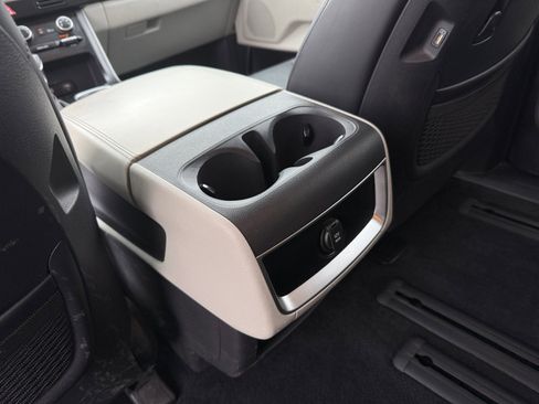 Used 2024 Kia Carnival LX image 13