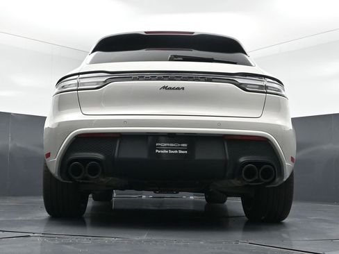 Used 2025 Porsche Macan AWD/4WD image 23