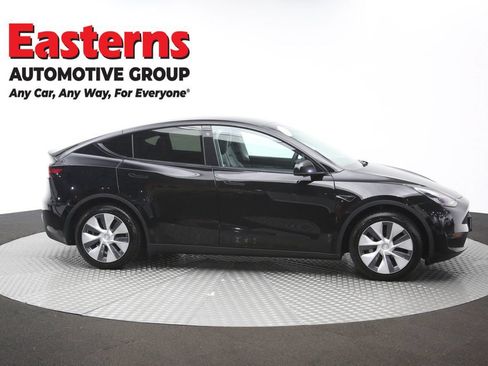 Used 2021 Tesla Model Y Long Range AWD/4WD image 40