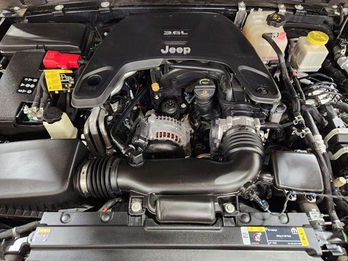 Used 2021 Jeep Gladiator Overland image 51