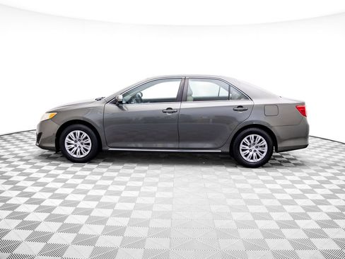 Used 2012 Toyota Camry LE FWD image 2