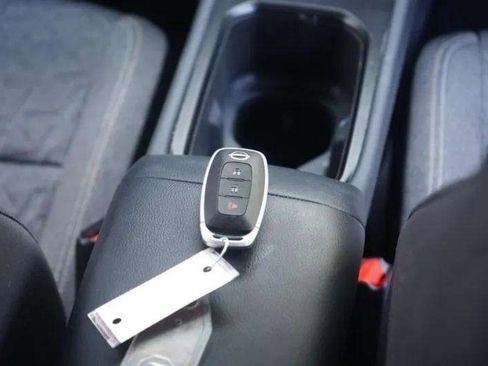 Used 2025 Nissan Kicks SV image 48