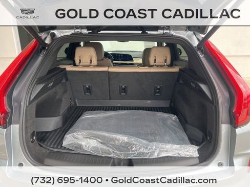 Used 2024 Cadillac XT4 Luxury w/ Cold Weather Package image 11