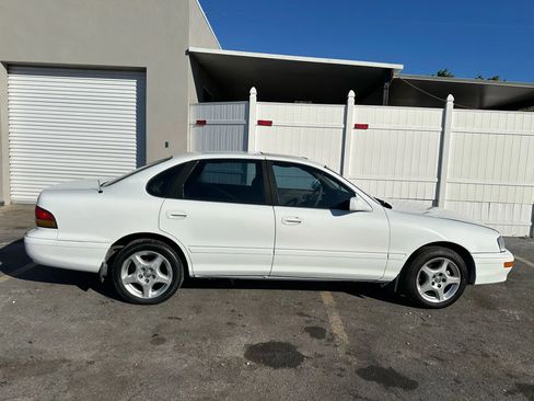 Used 1996 Toyota Avalon XL image 6