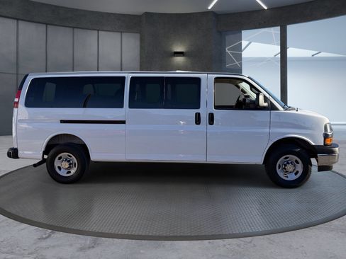 Certified 2025 Chevrolet Express 3500 LT w/ LT Preferred Equipment Group RWD image 7