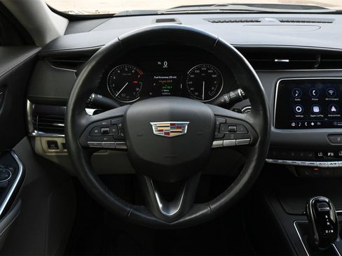 Certified 2023 Cadillac XT4 Luxury w/ Cold Weather Package image 10