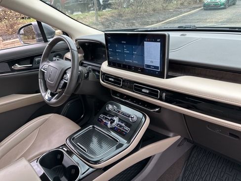 Used 2022 Lincoln Nautilus Reserve w/ Equipment Group 201A image 26