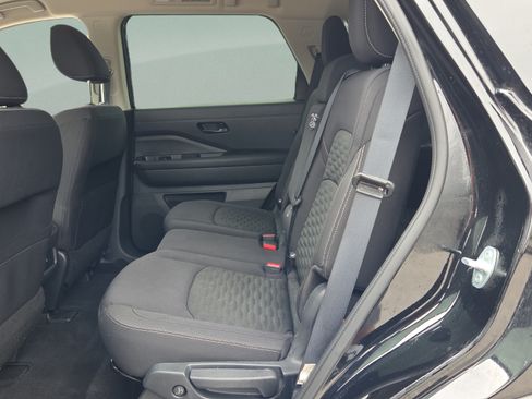 Used 2025 Nissan Pathfinder SV FWD image 10