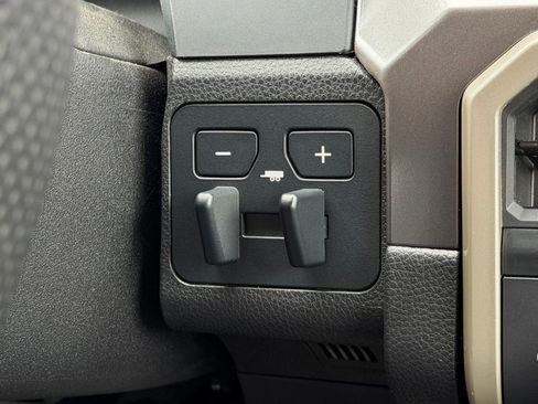 Used 2024 Toyota Tacoma TRD Off-Road image 13