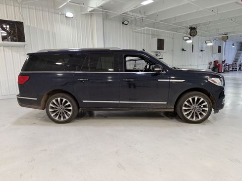 Used 2021 Lincoln Navigator L Reserve image 6