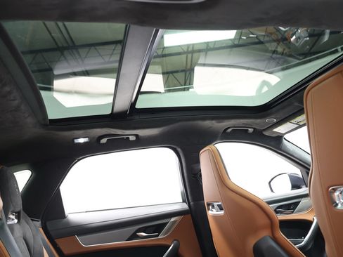 Used 2022 Jaguar F-PACE SVR AWD/4WD image 79