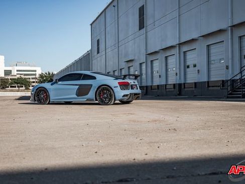 Used 2018 Audi R8 V10 w/ Premium Package image 51