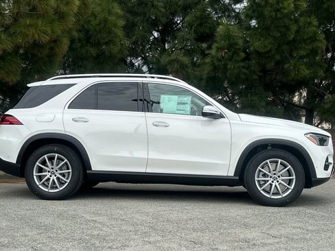 New 2026 Mercedes-Benz GLE 450e 4MATIC image 3