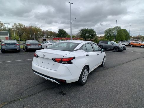 Used 2025 Nissan Versa S FWD image 3