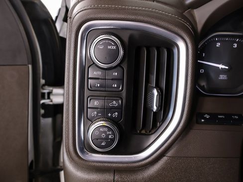 Used 2023 GMC Sierra 3500 Denali w/ Denali Ultimate Package image 8