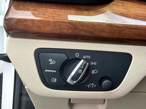 Used 2023 Audi Q5 2.0T Premium w/ Convenience Package AWD/4WD image 28