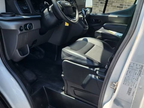 Used 2022 Ford Transit 350 DRW RWD image 17