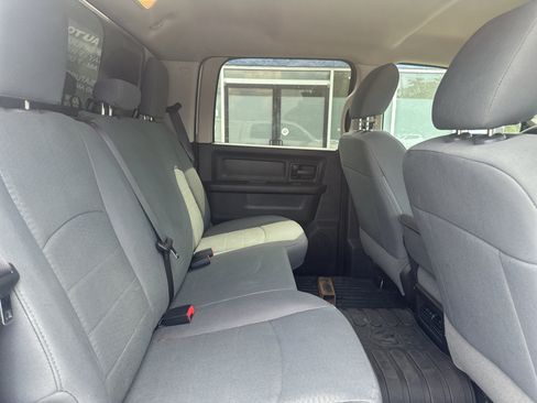 Used 2017 RAM 2500 Tradesman w/ Chrome Appearance Group RWD image 13
