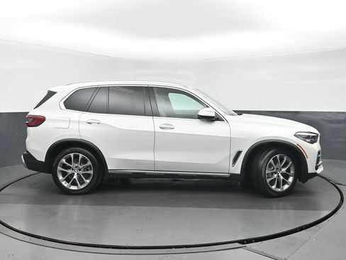 Used 2019 BMW X5 xDrive40i w/ Premium Package 2 AWD/4WD image 2