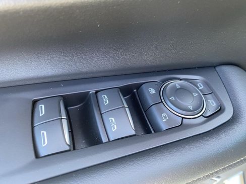 Used 2025 Chevrolet Tahoe Premier AWD/4WD image 26