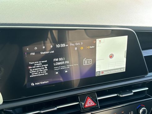 Used 2025 Kia Niro SX Touring image 24