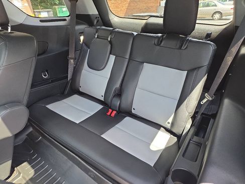 Used 2023 Ford Explorer XLT w/ Equipment Group 202A RWD image 23