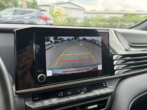 Certified 2025 Toyota Camry SE image 30