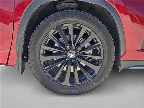 Used 2024 Toyota Highlander XSE image 21