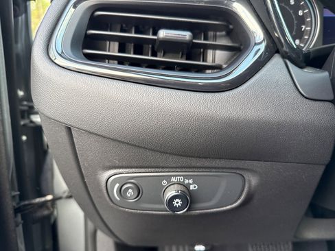 Used 2023 Chevrolet Equinox RS w/ RS Leather Package image 25