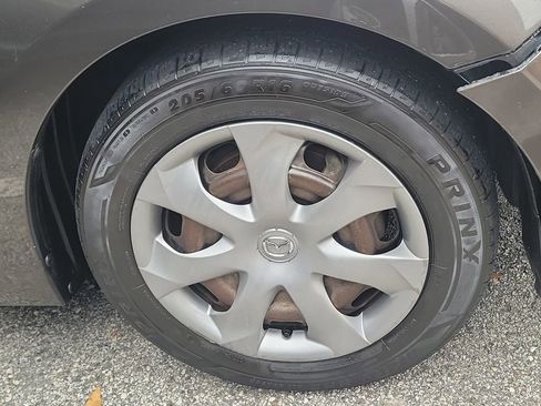 Used 2015 MAZDA MAZDA3 i SV image 8