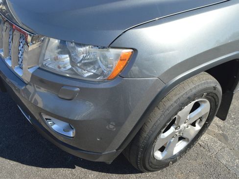 Used 2013 Jeep Grand Cherokee Overland Summit AWD/4WD image 3