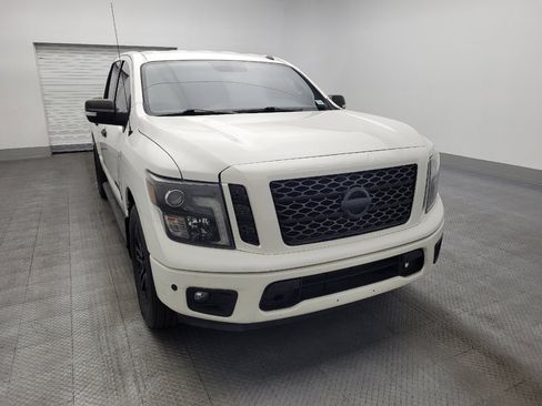 Used 2019 Nissan Titan SV w/ SV Convenience Package image 14