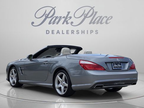 Used 2014 Mercedes-Benz SL 550 image 3