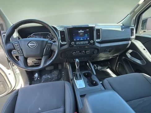 Used 2024 Nissan Frontier SV w/ SV Convenience Package RWD image 16