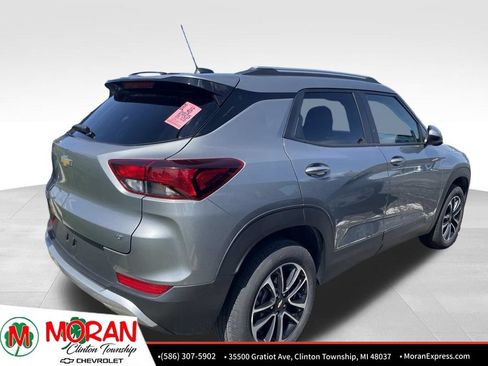Used 2025 Chevrolet TrailBlazer LT AWD/4WD image 4
