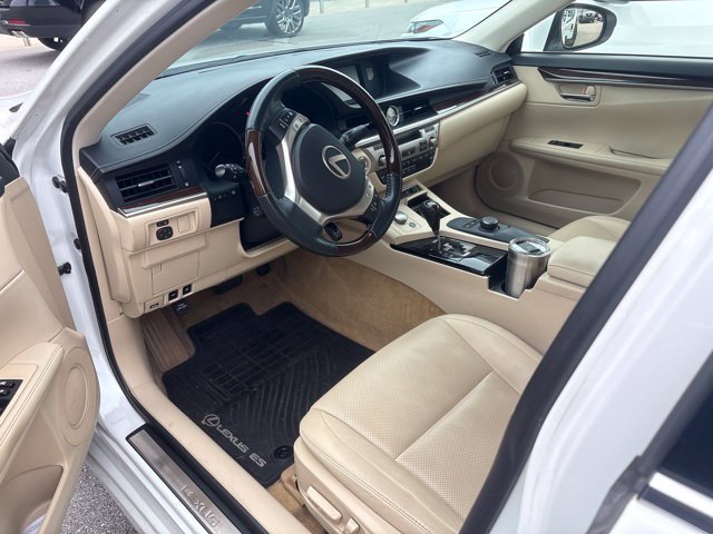 Used 2014 Lexus ES 350 w/ Premium Package FWD image 6
