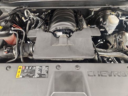 Used 2018 Chevrolet Suburban LT AWD/4WD image 29