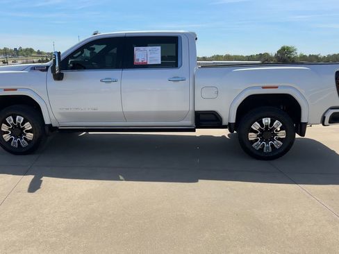 Used 2024 GMC Sierra 3500 Denali w/ Technology Package image 6