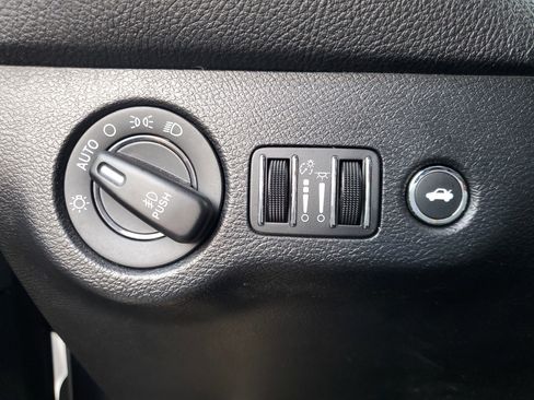 Used 2022 Dodge Challenger GT image 22