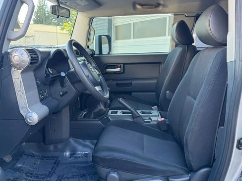 Used 2007 Toyota FJ Cruiser 4WD w/ Convenience Pkg image 8