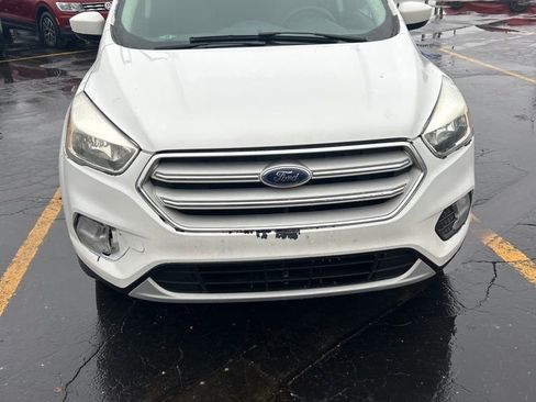 Used 2018 Ford Escape SE image 1