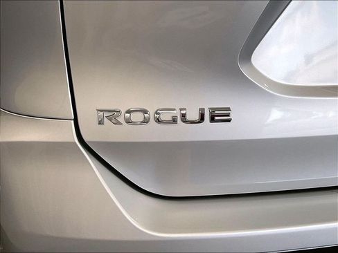 Used 2020 Nissan Rogue S AWD/4WD image 28