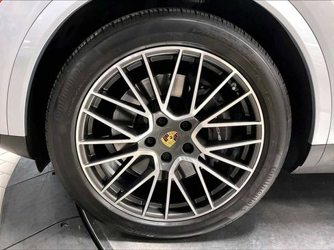 Used 2023 Porsche Cayenne image 14