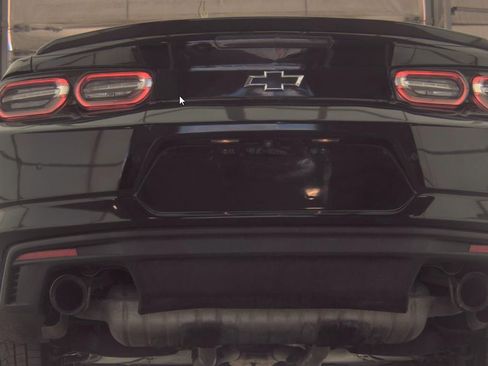 Used 2019 Chevrolet Camaro LT w/ RS Package image 11